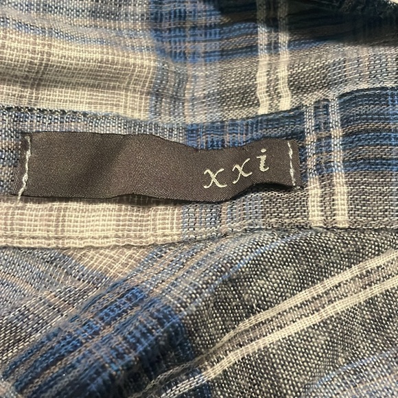 Forever 21 Plaid Button Down Blue & White Sheer Top w/ Front Pockets Size Large - Picture 3 of 3